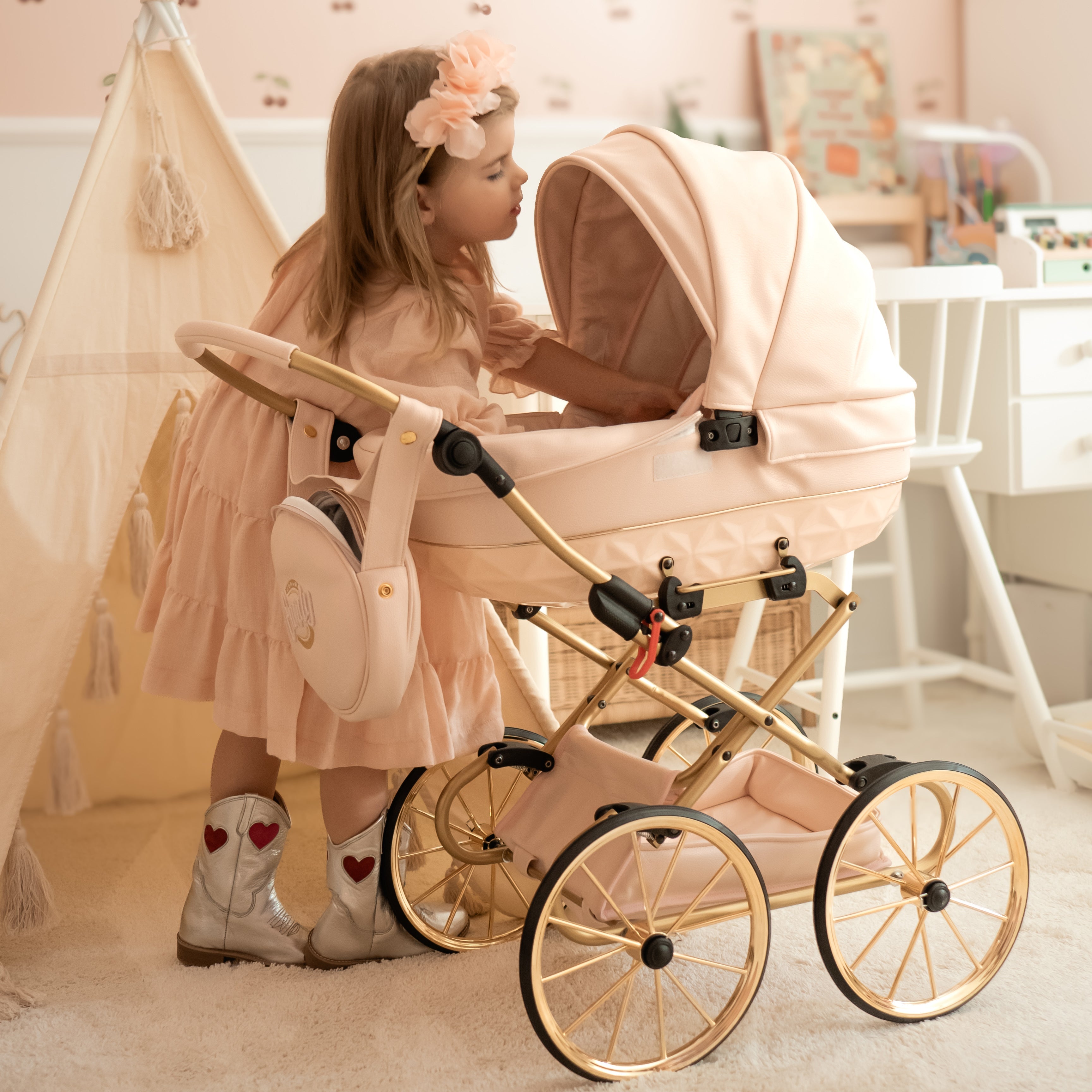 Puppenwagen für Kinder: Sinn, Nutzen und worauf man achten sollte