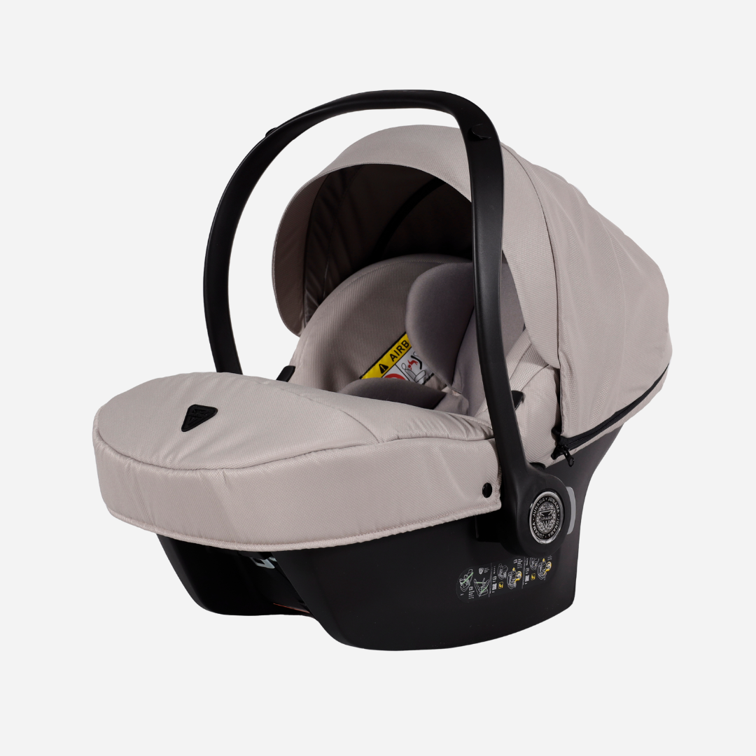 JUNAMA Babyschale Space