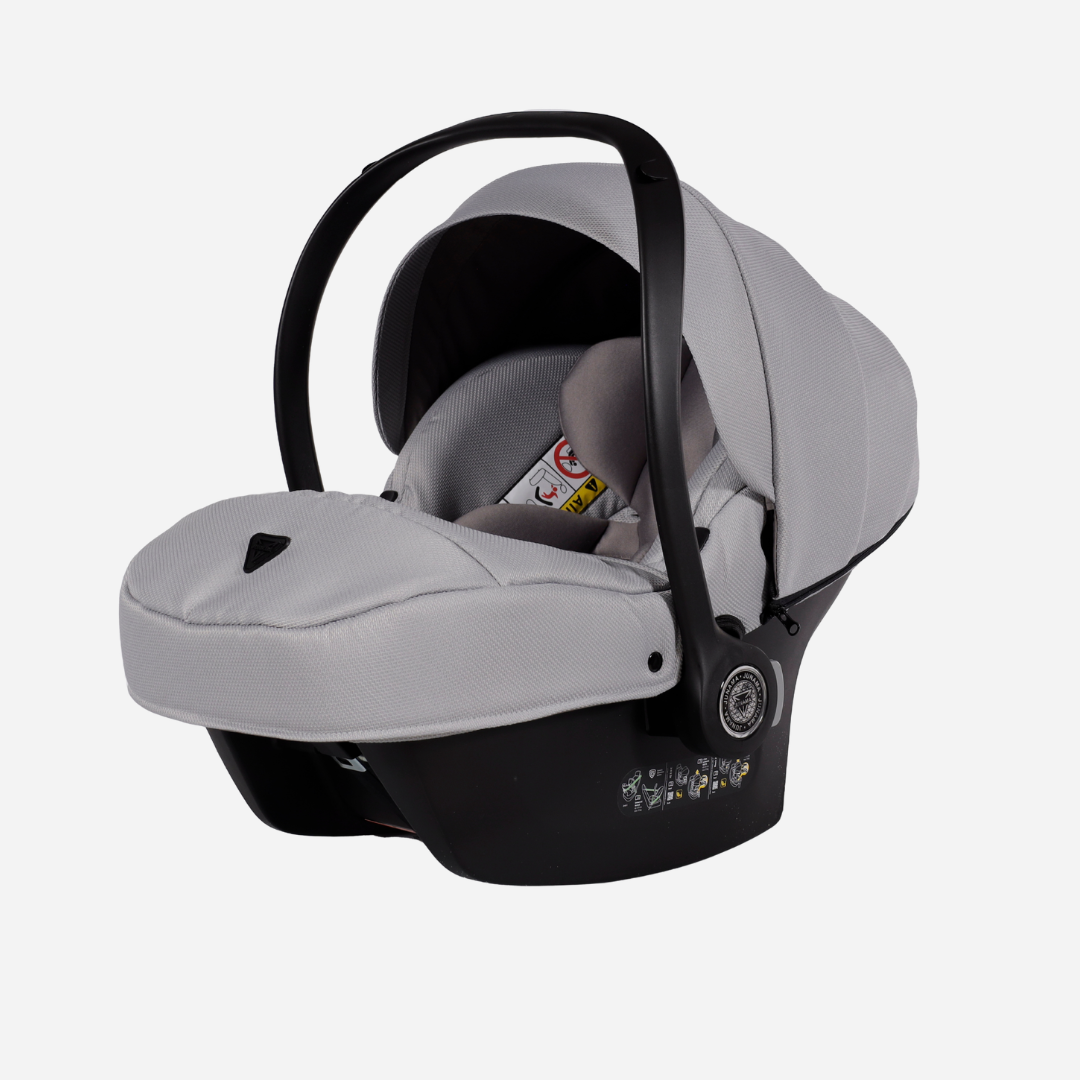 JUNAMA Babyschale Space